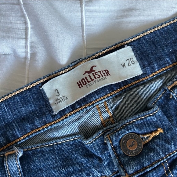HOLLISTER Low Rise Distressed Shorts size 3 - Picture 3 of 5
